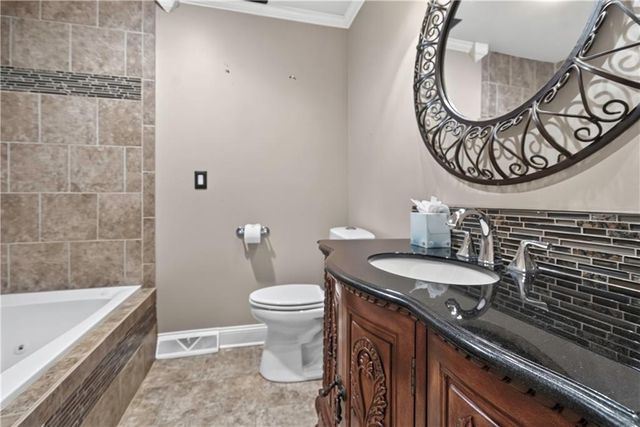 4735 Summit Court, Shawnee, KS 66216