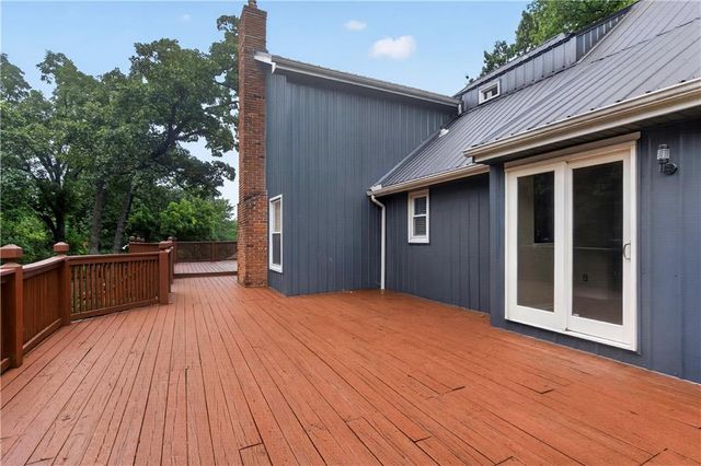 4735 Summit Court, Shawnee, KS 66216