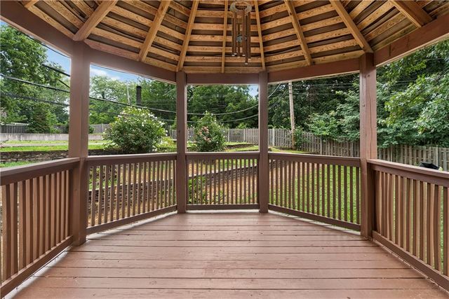 4735 Summit Court, Shawnee, KS 66216