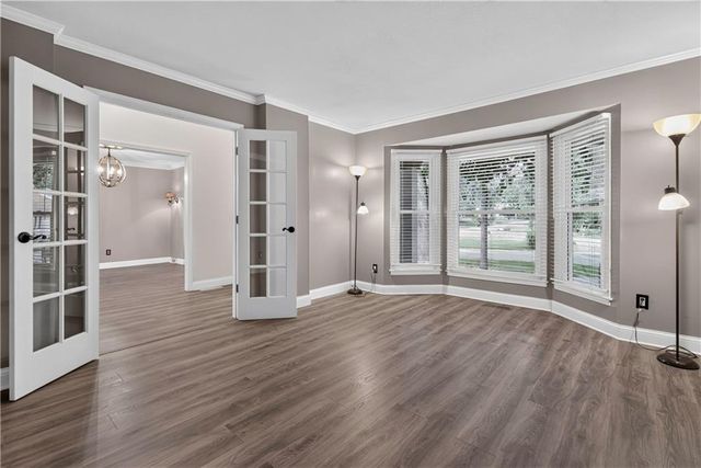 4735 Summit Court, Shawnee, KS 66216