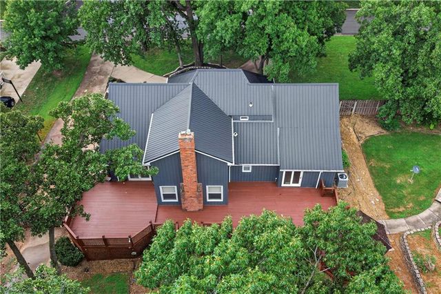 4735 Summit Court, Shawnee, KS 66216