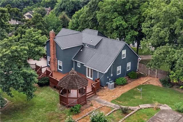 4735 Summit Court, Shawnee, KS 66216