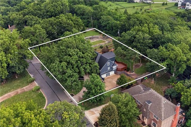 4735 Summit Court, Shawnee, KS 66216