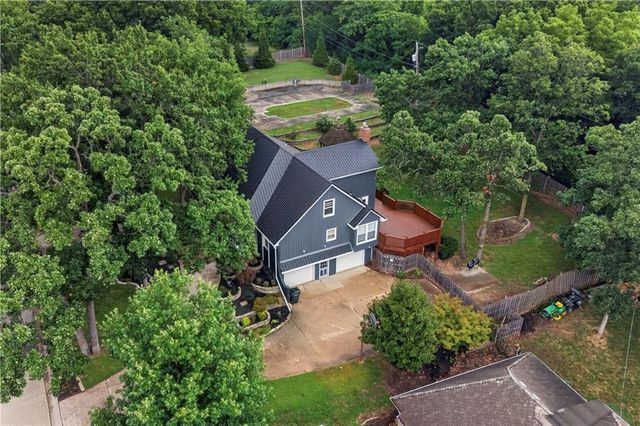 4735 Summit Court, Shawnee, KS 66216