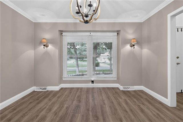 4735 Summit Court, Shawnee, KS 66216