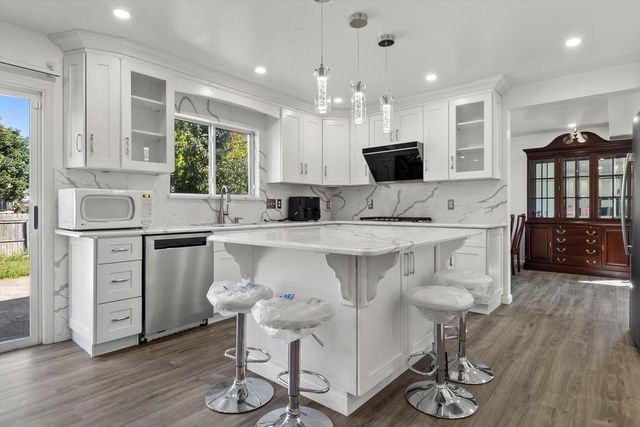 9442 73rd STREET, Kenosha, WI 53142