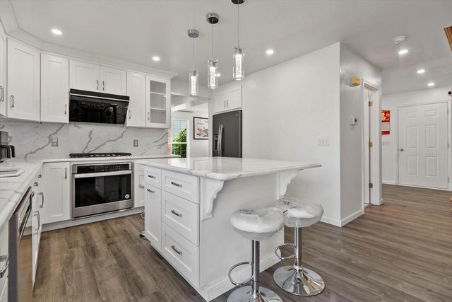 9442 73rd STREET, Kenosha, WI 53142