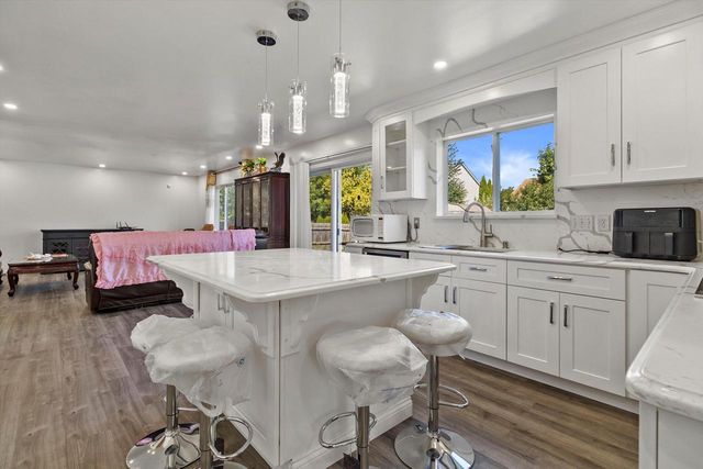 9442 73rd STREET, Kenosha, WI 53142