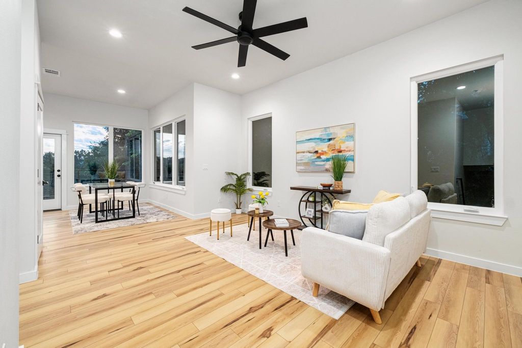 2309 Montopolis DR 4, Austin, TX 78741