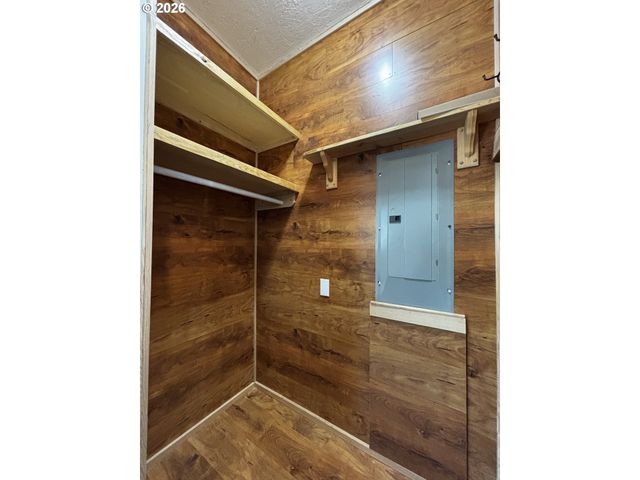 47426 School St, Oakridge, OR 97463