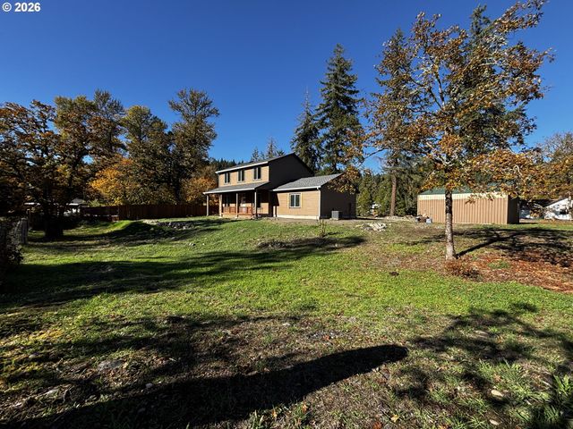 47426 School St, Oakridge, OR 97463