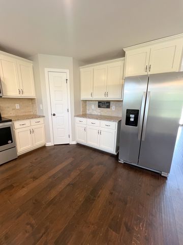 409 Wingfield Dr, Clarksville, TN 37043