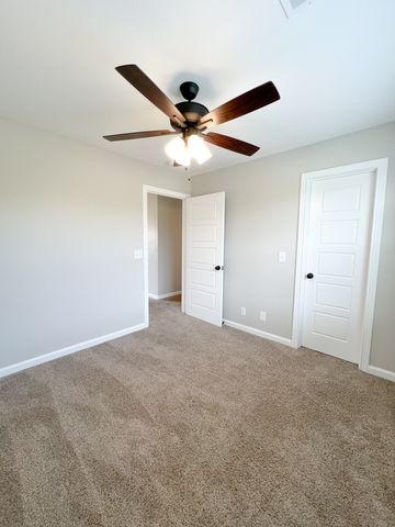 409 Wingfield Dr, Clarksville, TN 37043