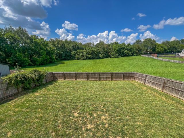 409 Wingfield Dr, Clarksville, TN 37043