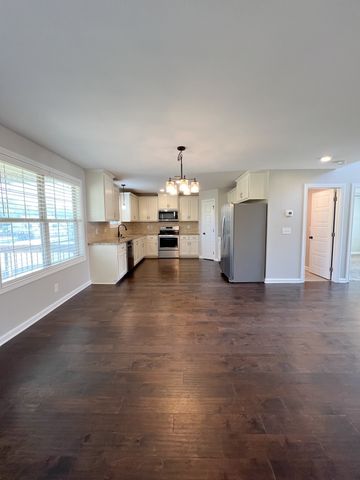 409 Wingfield Dr, Clarksville, TN 37043