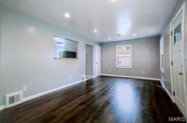 295 Derhake, Florissant, MO 63031