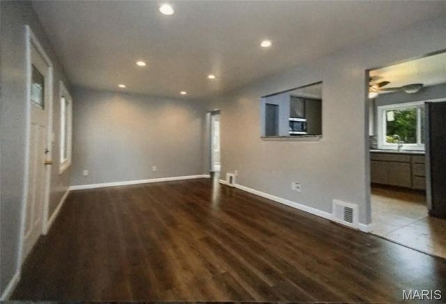 295 Derhake, Florissant, MO 63031