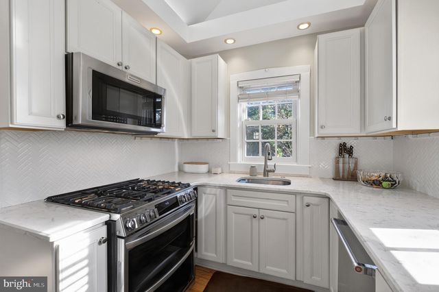 127 E WALNUT ST, Alexandria, VA 22301