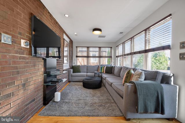 127 E WALNUT ST, Alexandria, VA 22301