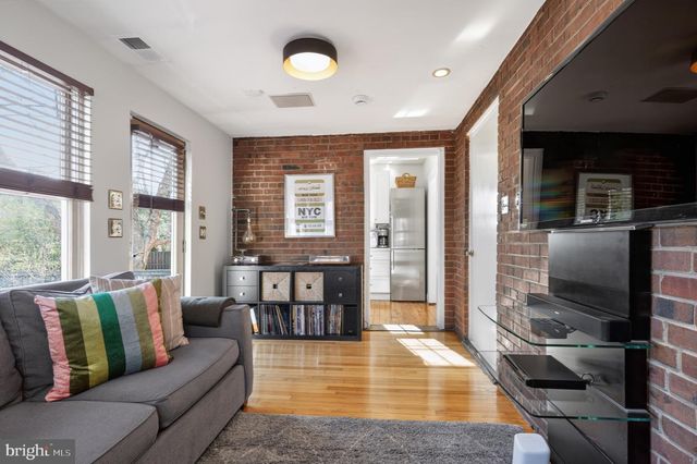 127 E WALNUT ST, Alexandria, VA 22301