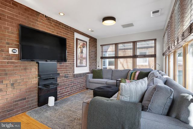 127 E WALNUT ST, Alexandria, VA 22301