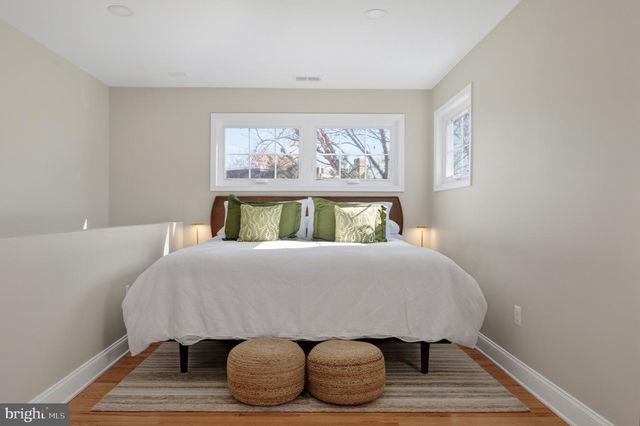 127 E WALNUT ST, Alexandria, VA 22301