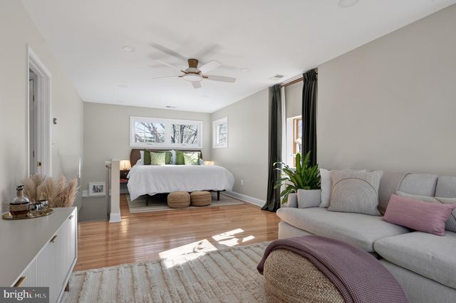 127 E WALNUT ST, Alexandria, VA 22301