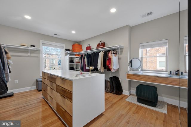 127 E WALNUT ST, Alexandria, VA 22301