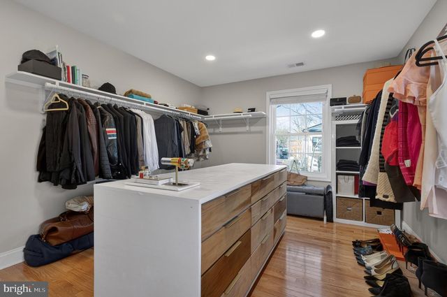 127 E WALNUT ST, Alexandria, VA 22301