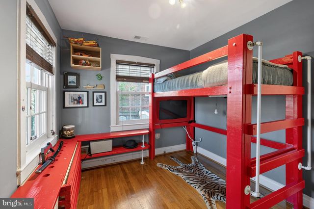 127 E WALNUT ST, Alexandria, VA 22301