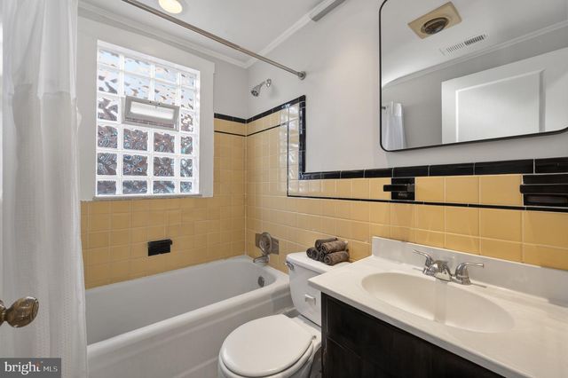 127 E WALNUT ST, Alexandria, VA 22301