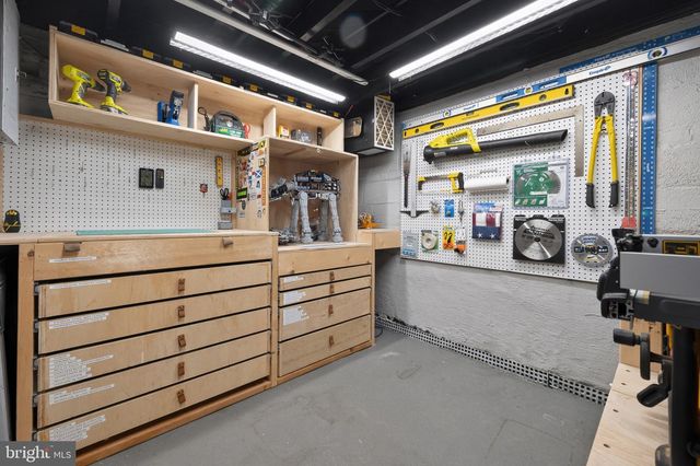 127 E WALNUT ST, Alexandria, VA 22301