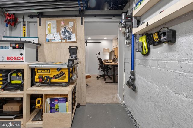 127 E WALNUT ST, Alexandria, VA 22301