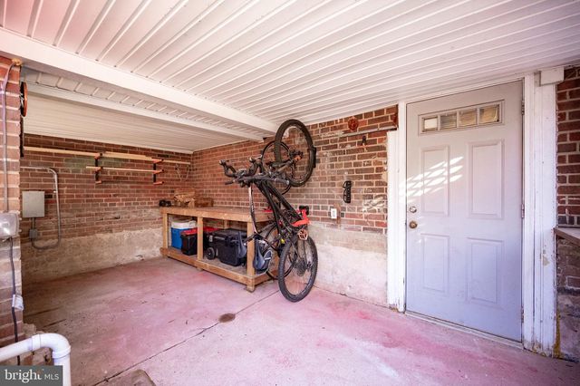 127 E WALNUT ST, Alexandria, VA 22301