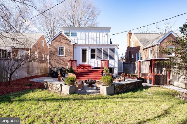 127 E WALNUT ST, Alexandria, VA 22301