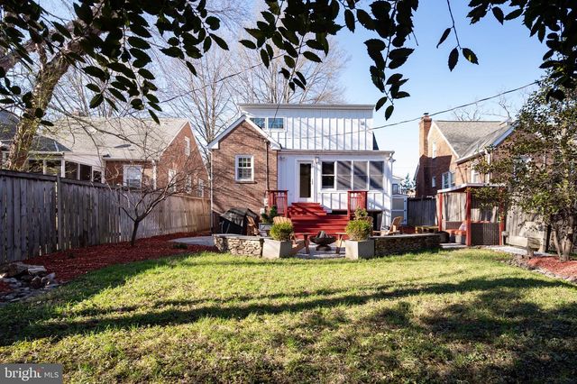 127 E WALNUT ST, Alexandria, VA 22301