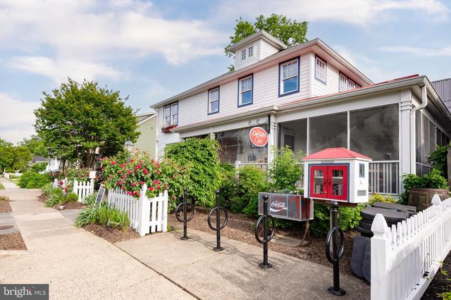 127 E WALNUT ST, Alexandria, VA 22301