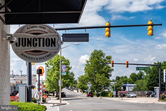 127 E WALNUT ST, Alexandria, VA 22301