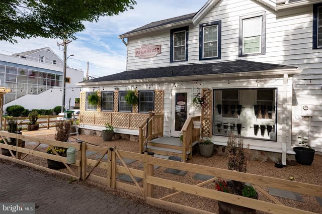 127 E WALNUT ST, Alexandria, VA 22301