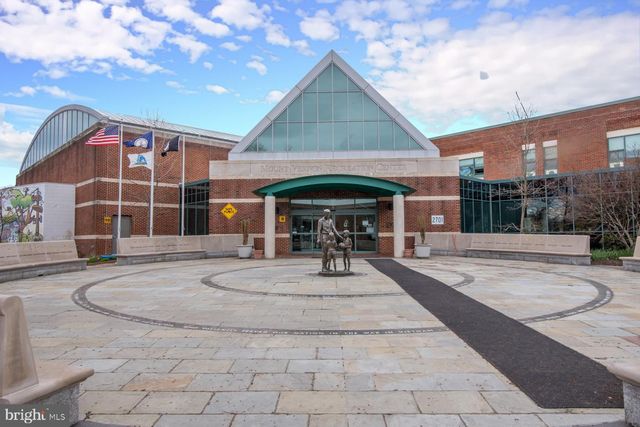 127 E WALNUT ST, Alexandria, VA 22301