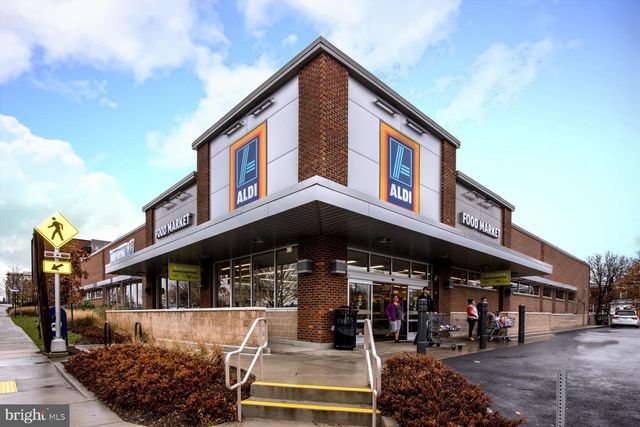 127 E WALNUT ST, Alexandria, VA 22301