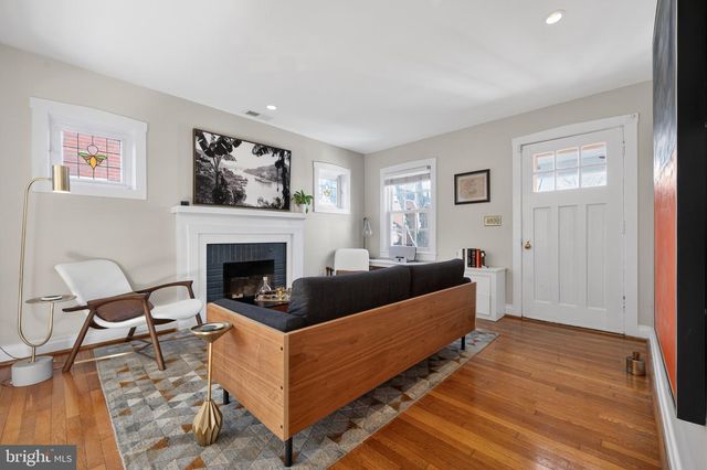 127 E WALNUT ST, Alexandria, VA 22301