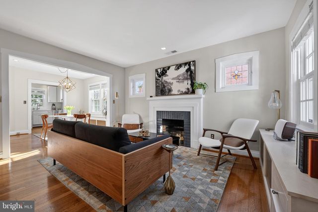 127 E WALNUT ST, Alexandria, VA 22301