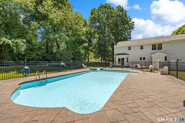 11 Coachlight Circle, Prospect, CT 06712