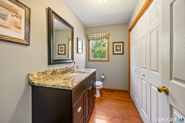 11 Coachlight Circle, Prospect, CT 06712