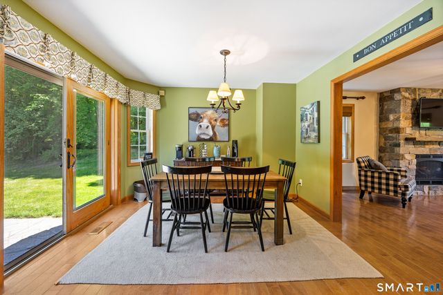 11 Coachlight Circle, Prospect, CT 06712