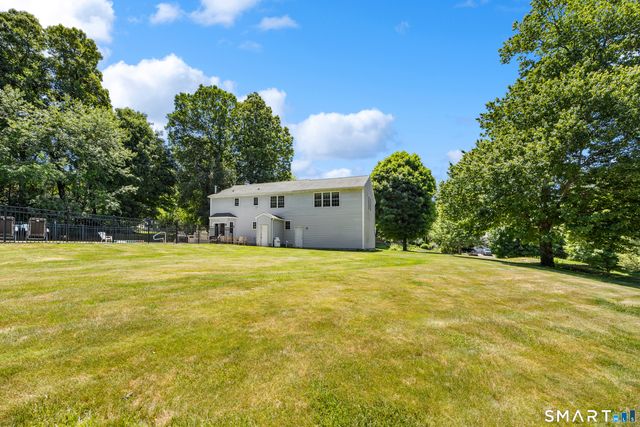 11 Coachlight Circle, Prospect, CT 06712