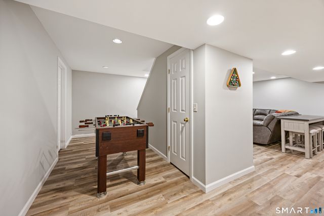 11 Coachlight Circle, Prospect, CT 06712
