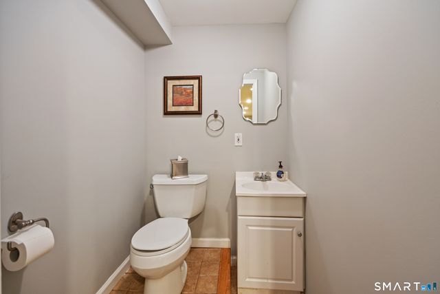 11 Coachlight Circle, Prospect, CT 06712