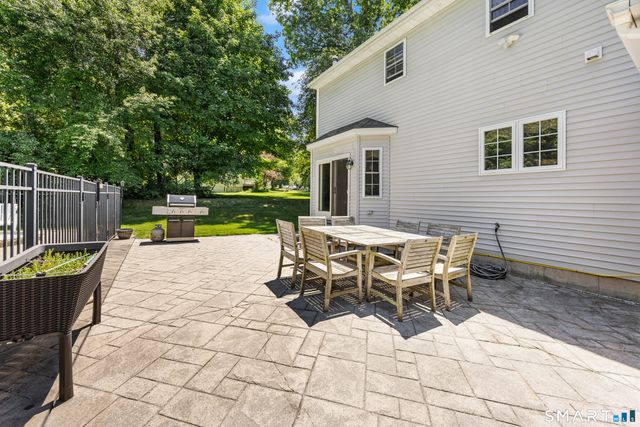 11 Coachlight Circle, Prospect, CT 06712